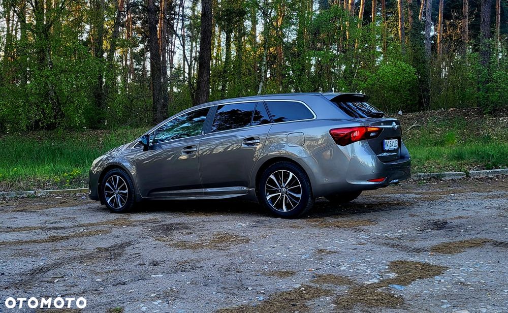 Toyota Avensis Touring Sports 2.0 D-4D Team Deutschland - 3