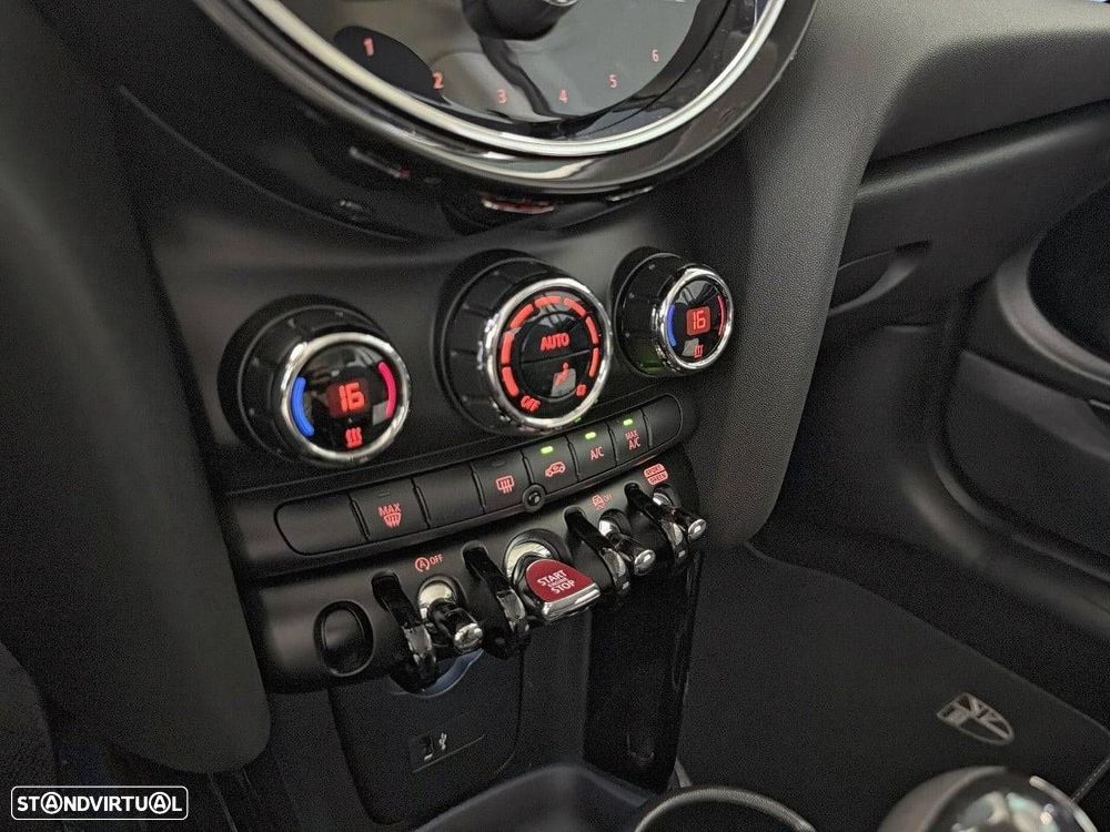 MINI 3 Portas Cooper Auto - 19
