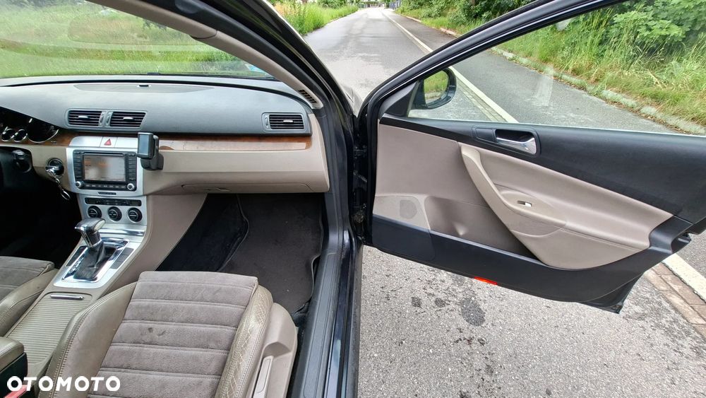Volkswagen Passat 2.0 TDI Comfortline DSG - 16