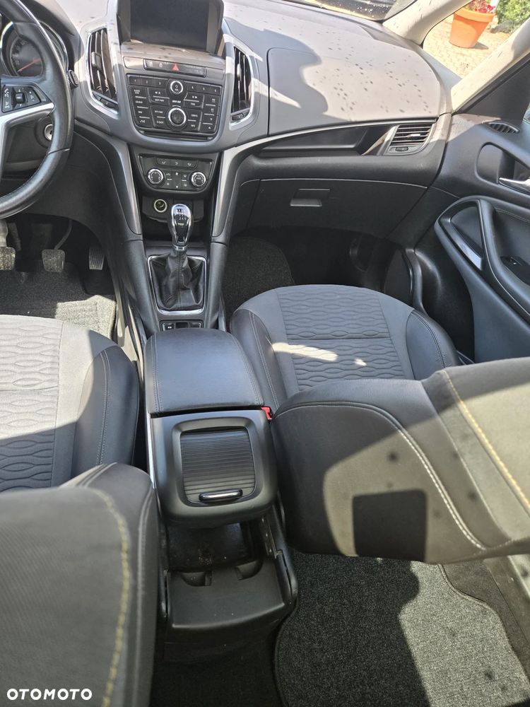 Opel Zafira Tourer 1.4 Turbo Business Edition - 16