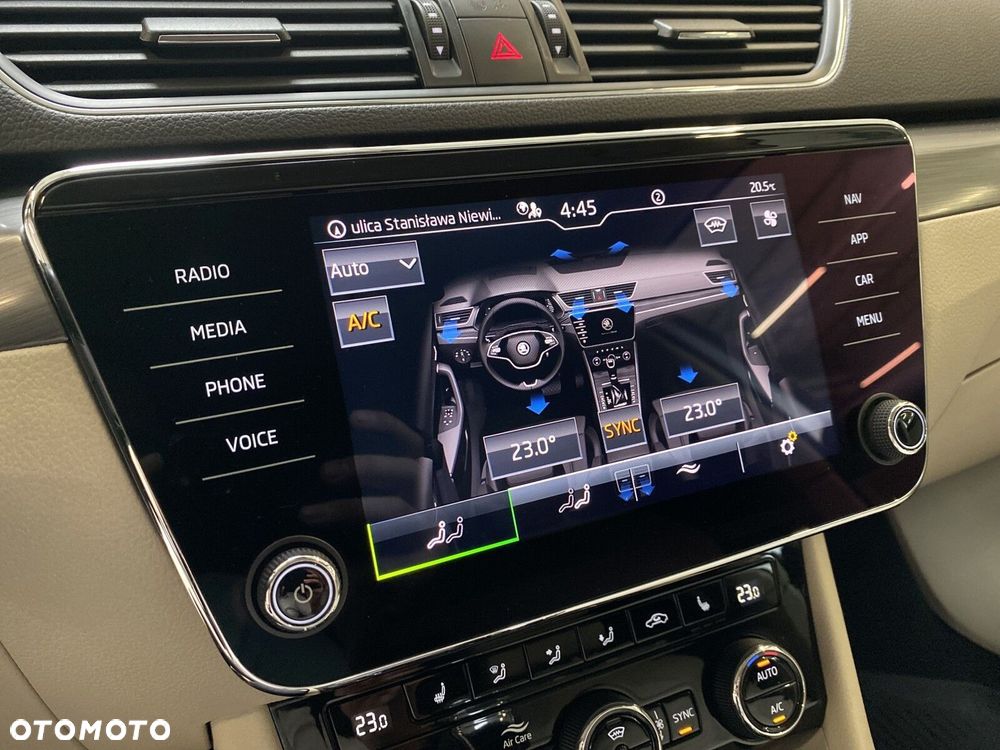 Skoda Superb 2.0 TDI SCR Style DSG - 27