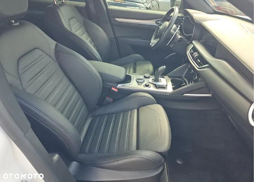 Alfa Romeo Stelvio 2.0 Turbo Veloce TI Q4 - 10