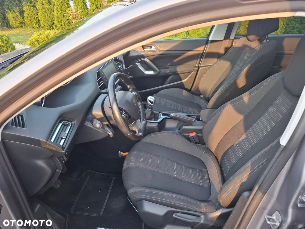 Peugeot 308 1.6 BlueHDi Allure S&S - 20