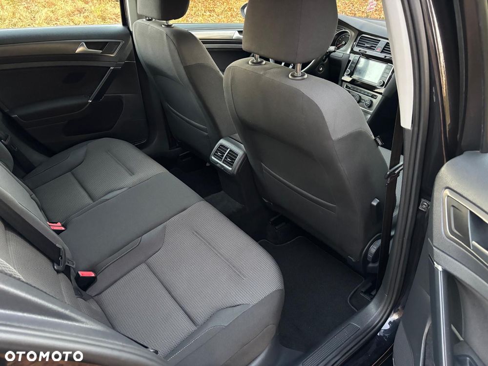 Volkswagen Golf - 17