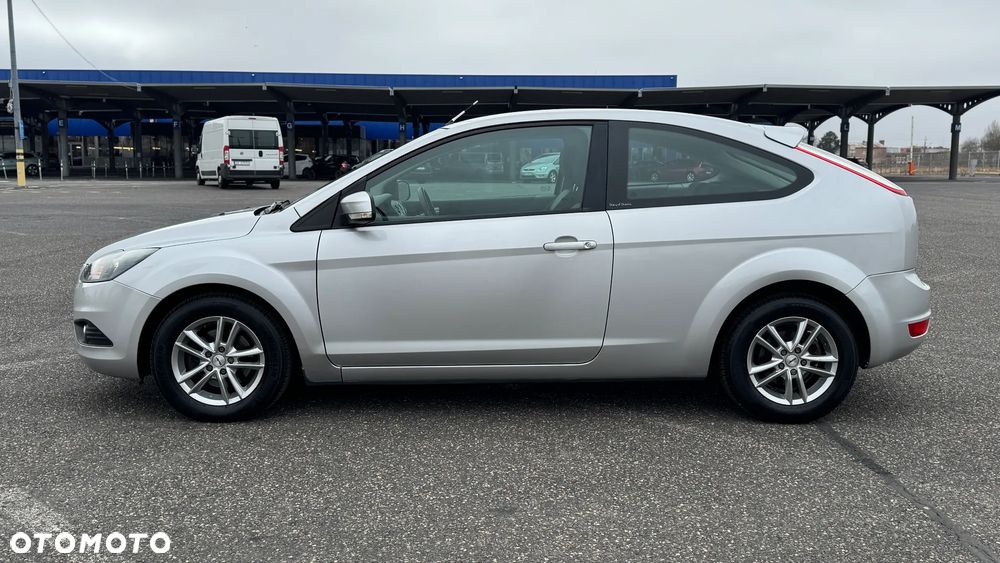 Ford Focus 1.6 16V Style+ - 11