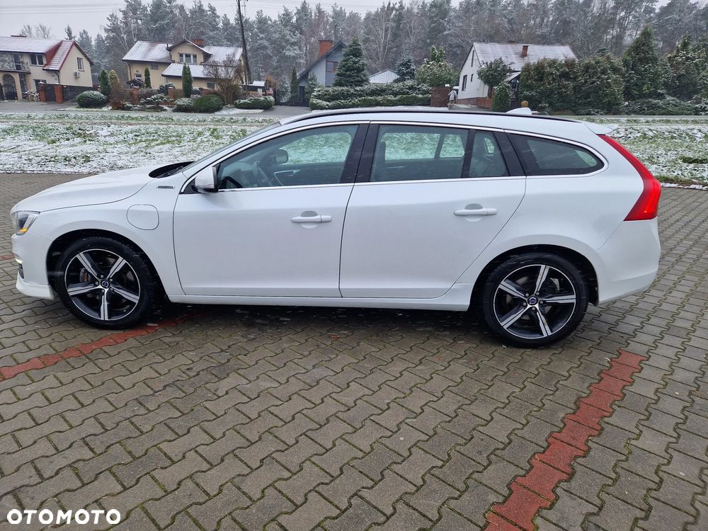Volvo V60 D6 AWD Plug-in Hybrid Summum - 9