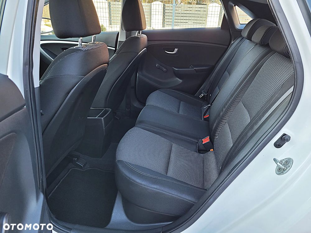 Hyundai i30 blue 1.4 Classic - 8