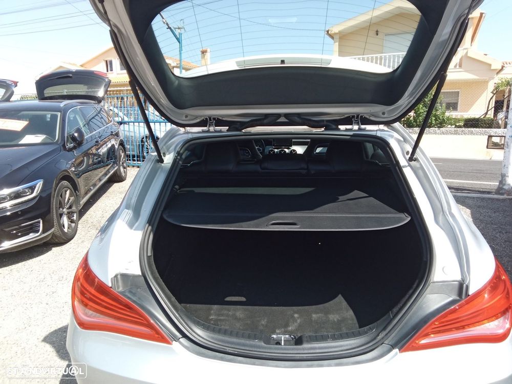 Mercedes-Benz CLA 180 d Shooting Brake AMG Line - 11