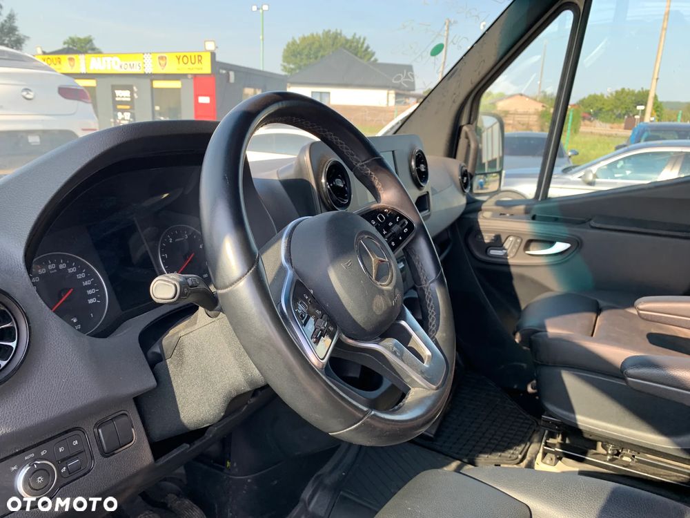 Mercedes-Benz Sprinter - 4