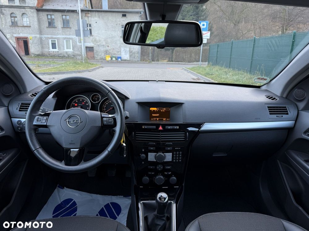 Opel Astra 1.8 Innovation - 18