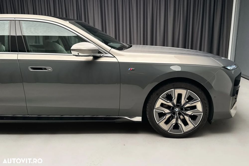 BMW Seria 7 740d xDrive MHEV - 7