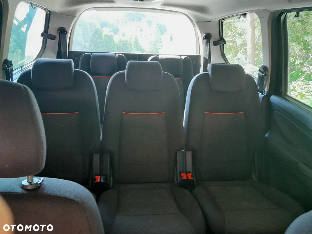 Ford Galaxy - 8