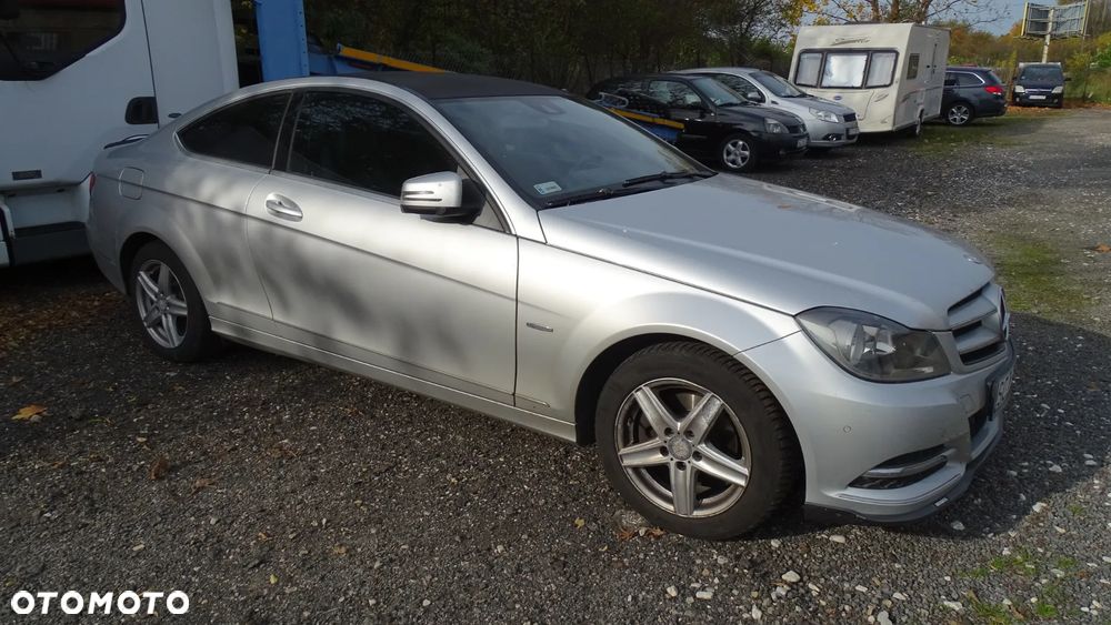 Mercedes-Benz Klasa C 180 CGI BlueEff - 9