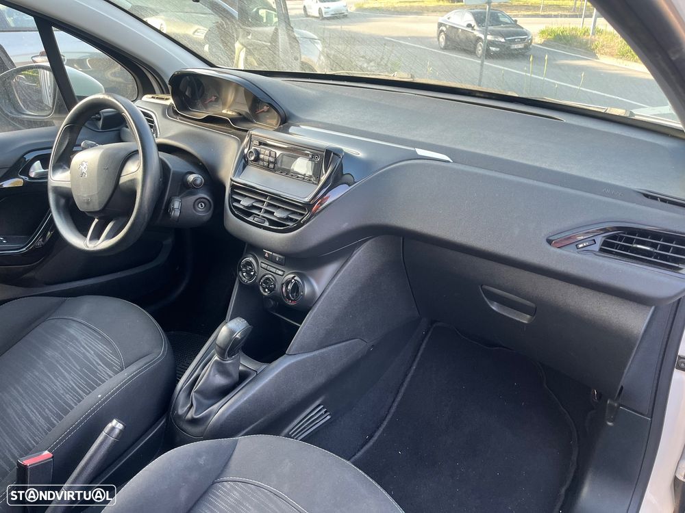 Peugeot 208 1.4 HDi - 6
