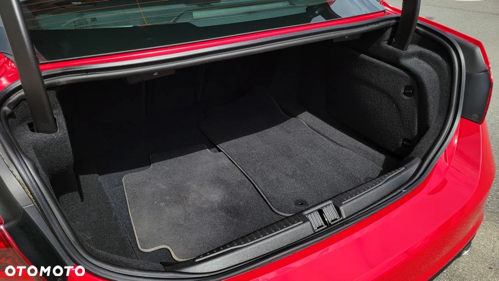 Alfa Romeo Giulia 2.0 Turbo 16V AT8-Q4 Ti - 16