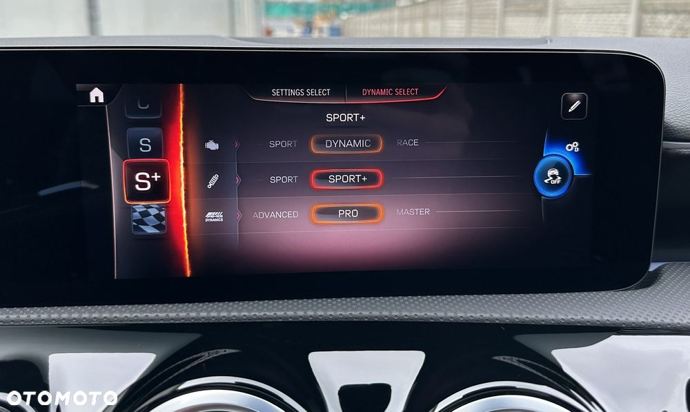 Mercedes-Benz Klasa A 45 S AMG 4-Matic 8G-DCT - 36