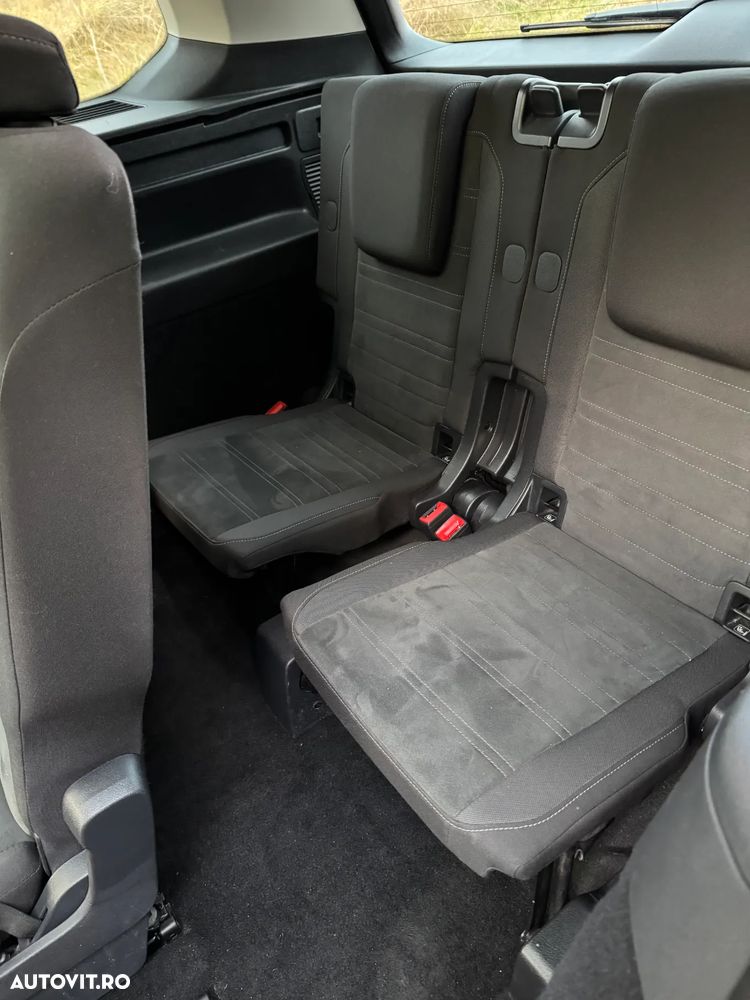 Volkswagen Touran 2.0 TDI Comfortline - 4