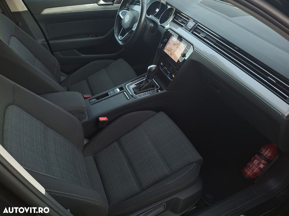 Volkswagen Passat - 12