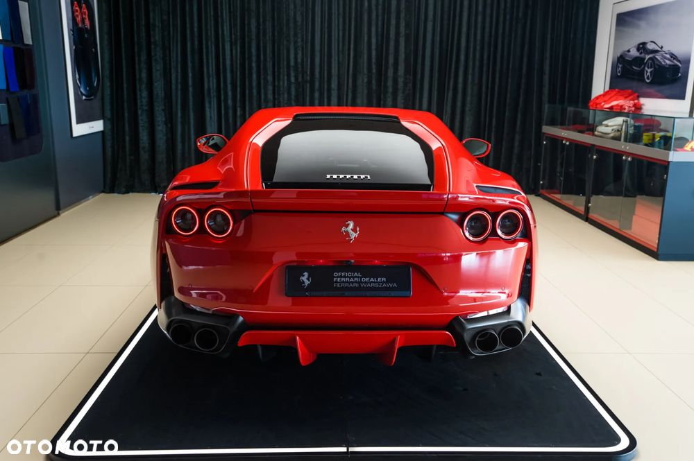 Ferrari 812 Superfast - 7