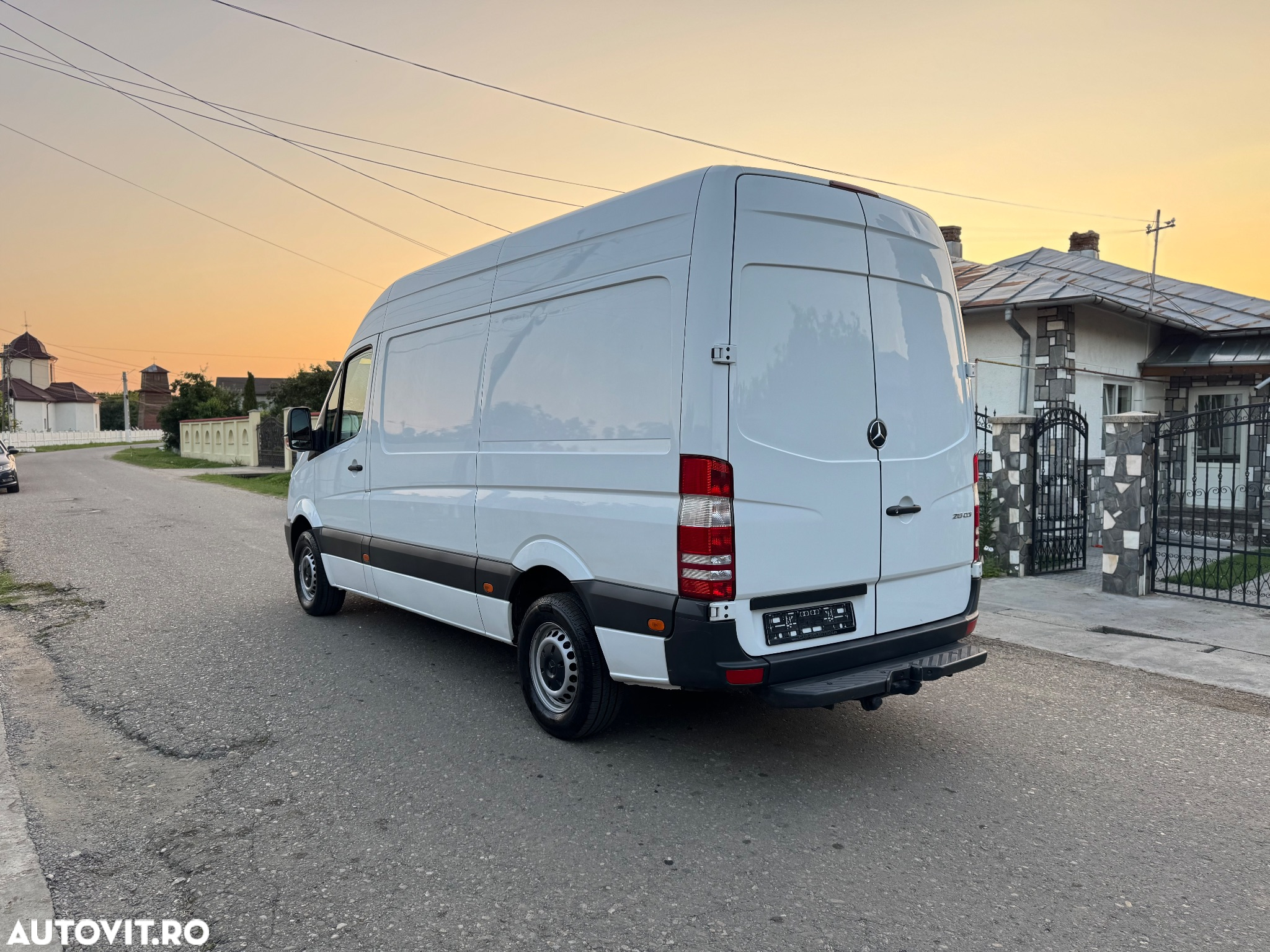Mercedes-Benz Sprinter - 2