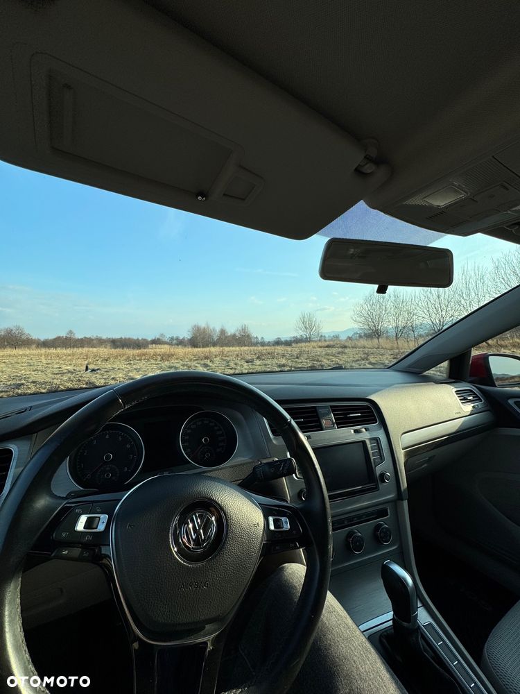 Volkswagen Golf - 22