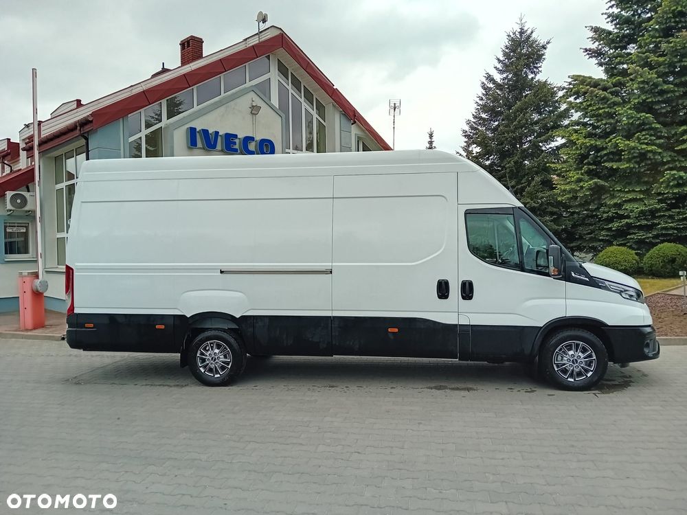 Iveco DAILY 35S18HA8V L4H3 18m3 3.0 180KM - 3