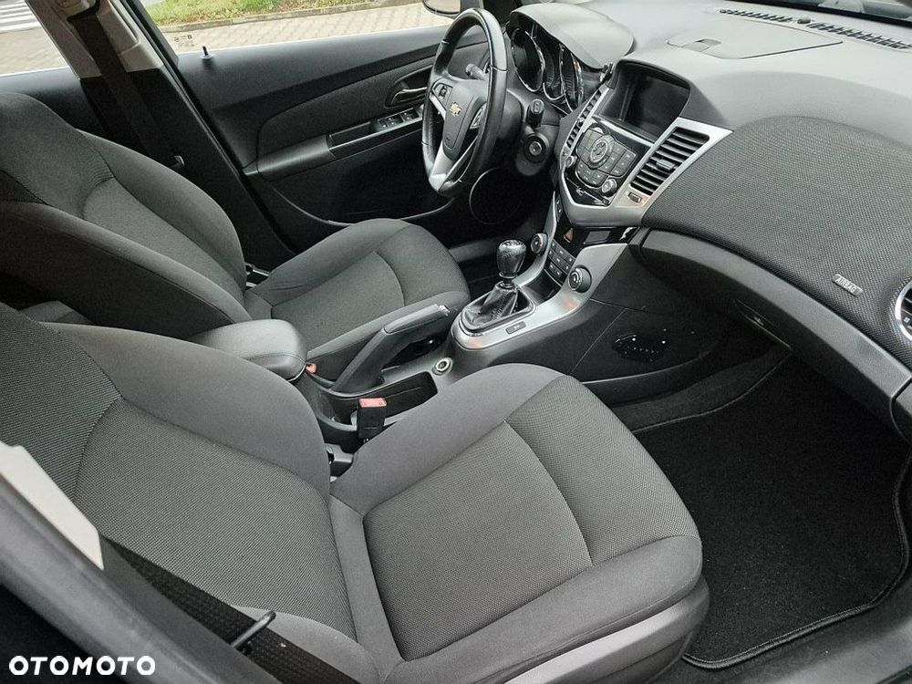 Chevrolet Cruze - 10