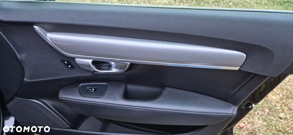 Volvo S90 D4 AWD Geartronic Momentum - 33