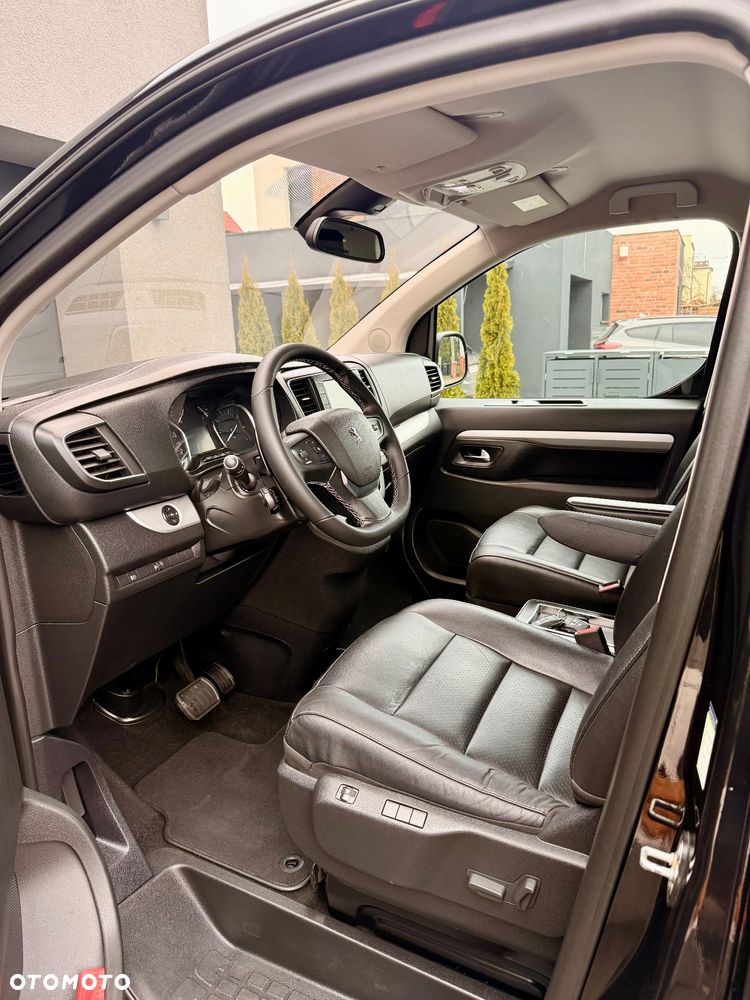 Peugeot Traveller - 19