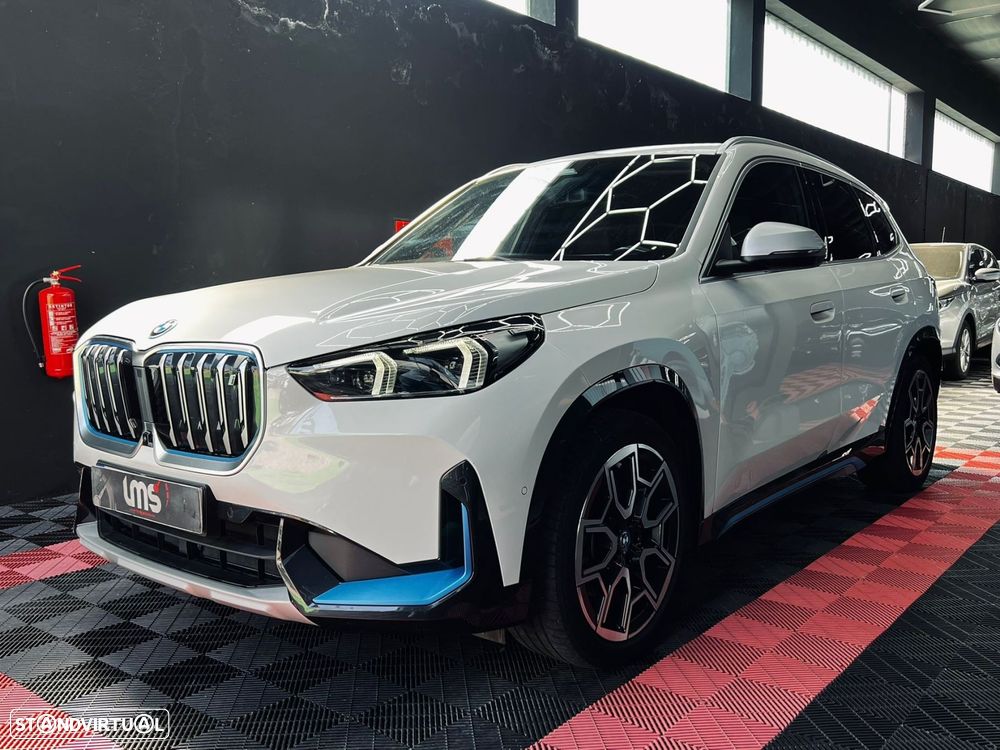 BMW iX1 xDrive30 - 4
