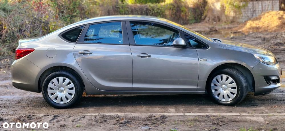 Opel Astra IV 1.6 Cosmo - 37