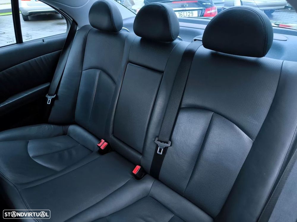Mercedes-Benz E 220 CDI Avantgarde - 25