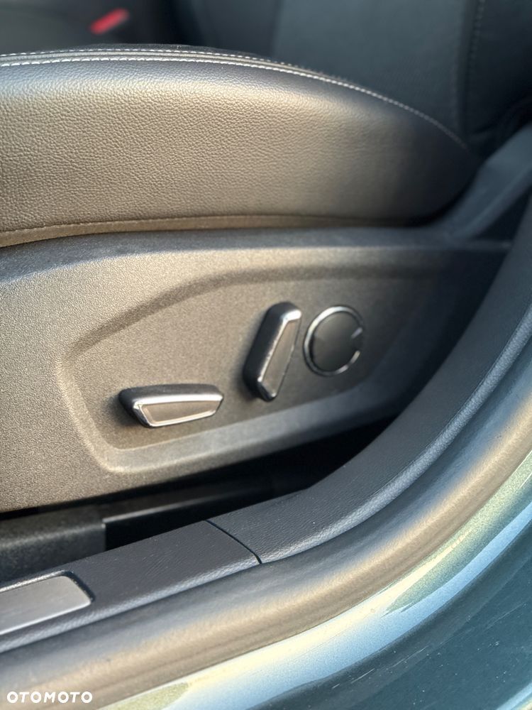 Ford Mondeo 2.0 EcoBoost Titanium - 25