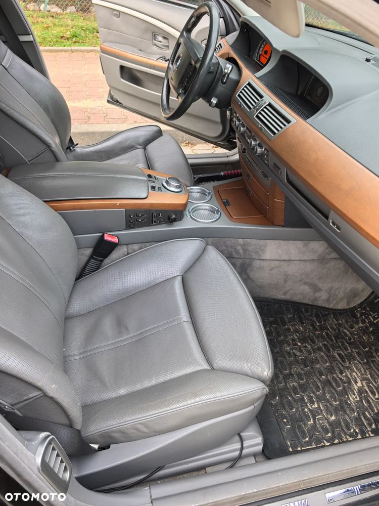 BMW Seria 7 - 22