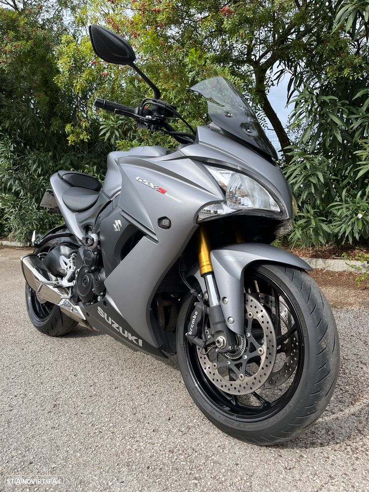 Suzuki GSX - 1