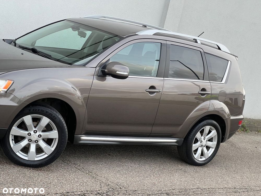 Mitsubishi Outlander 2.0 DI-D 4WD Intense - 36