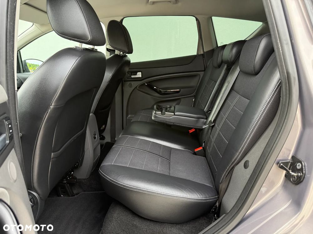 Ford Kuga - 29