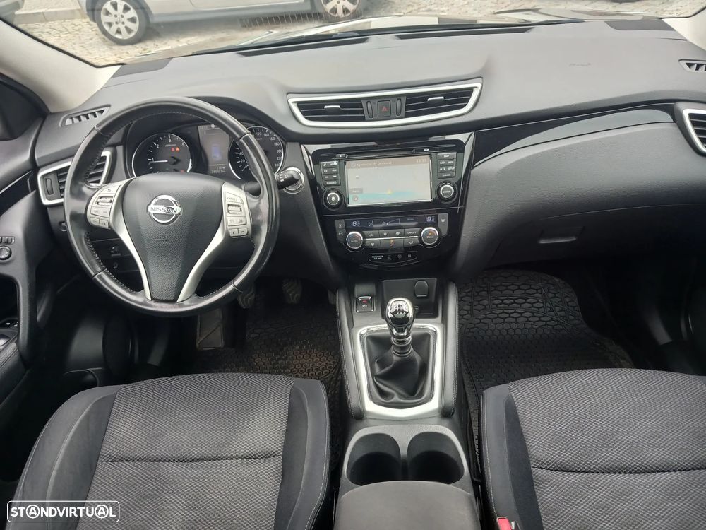 Nissan Qashqai 1.6 dCi N-Connecta 18 - 20