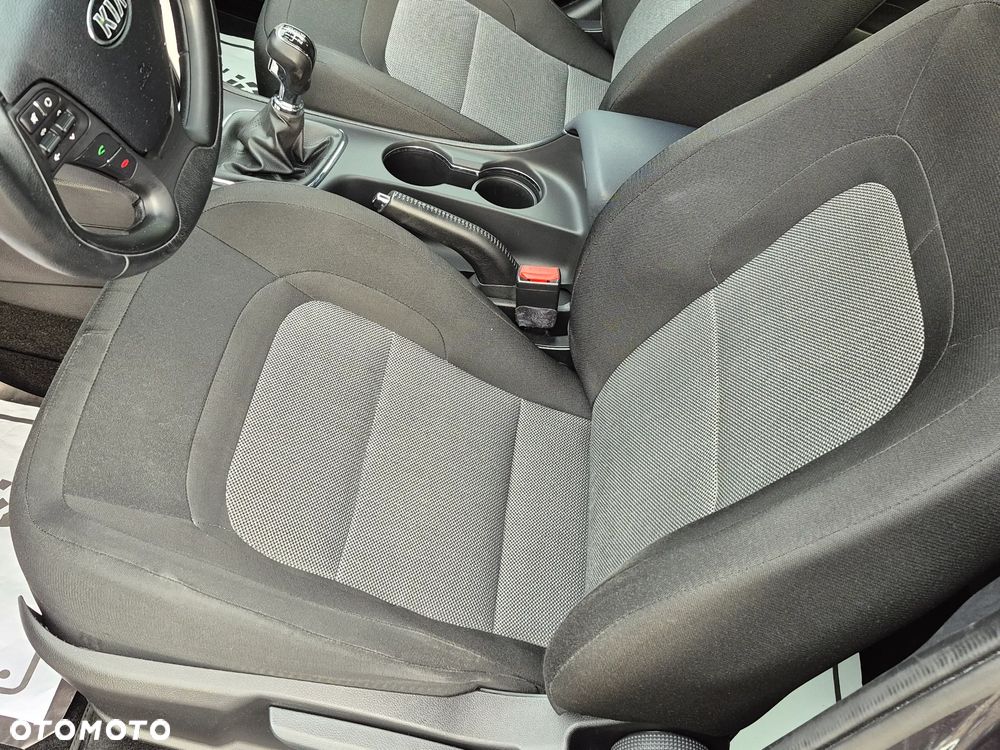 Kia Ceed 1.4 CVVT Dream Team Edition - 18