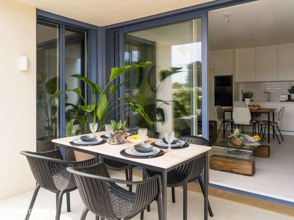 Apartamento T2 com Varanda com acesso a Piscina e garagem - Grande imagem: 3/28