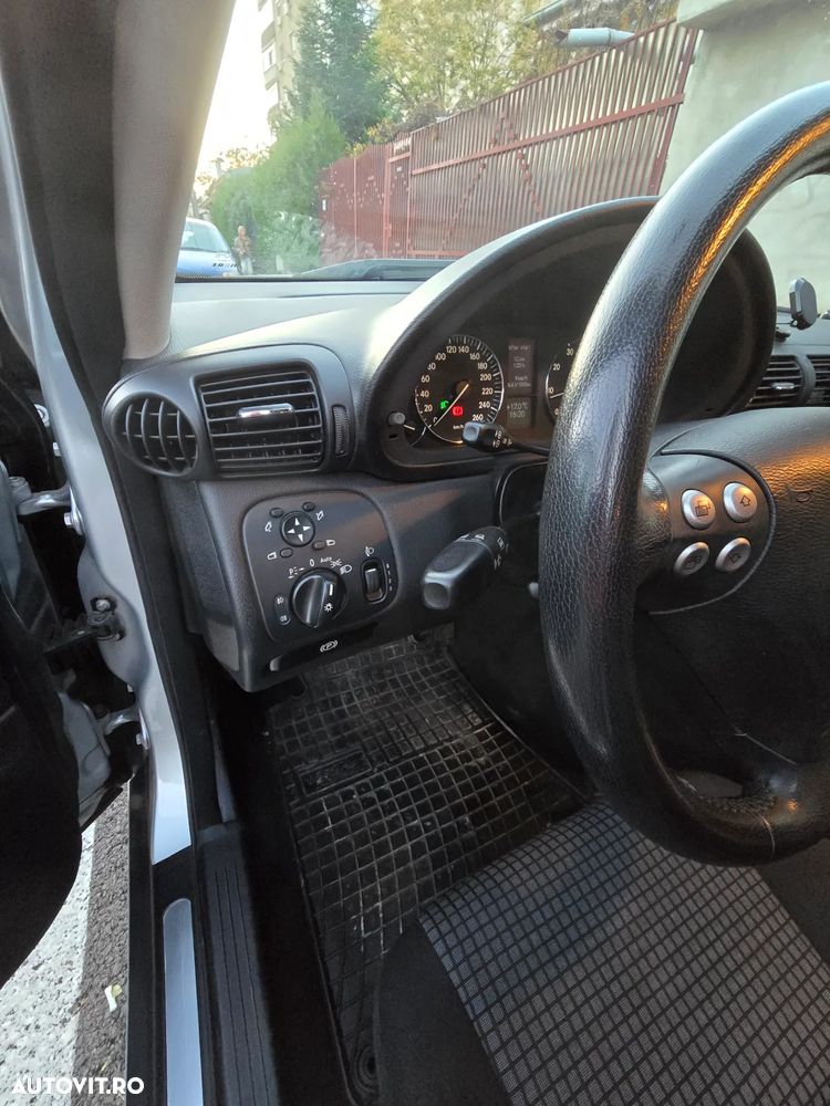 Mercedes-Benz C 180 Kompressor Sportcoupe - 18