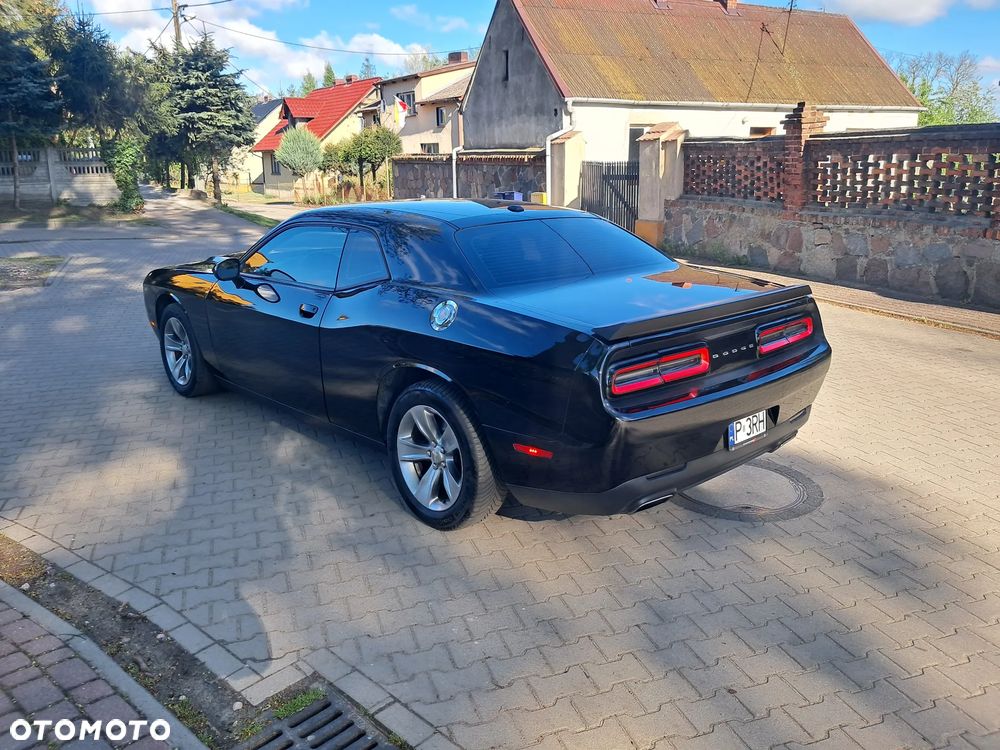 Dodge Challenger - 4