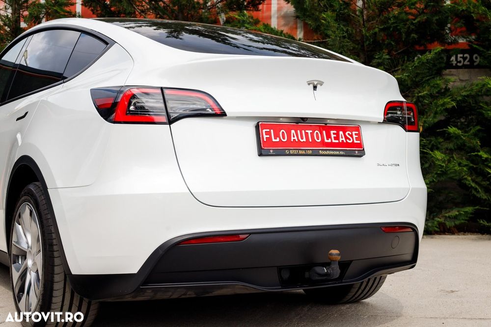 Tesla Model Y Long Range Dual Motor AWD - 8