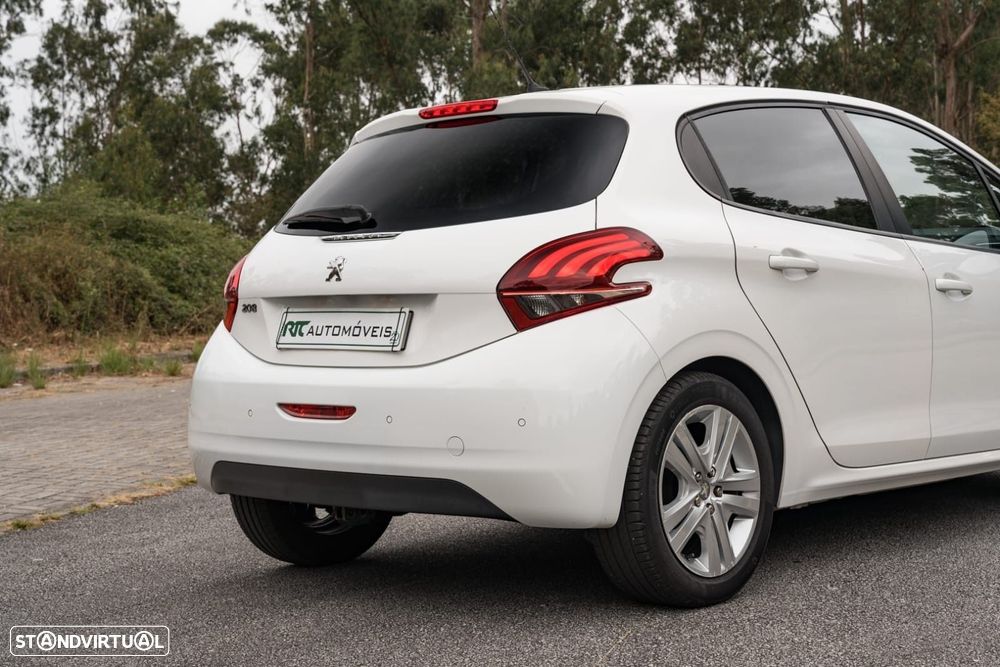 Peugeot 208 1.2 PureTech Signature - 19