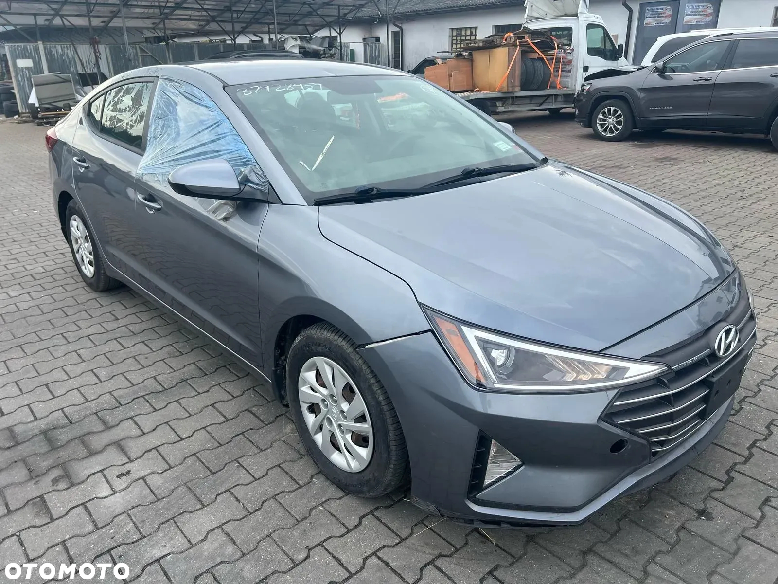 Hyundai Elantra - 3