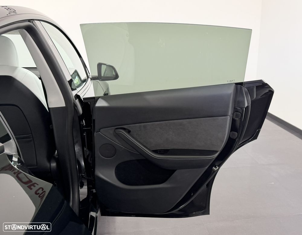 Tesla Model Y Performance Dual Motor AWD - 42