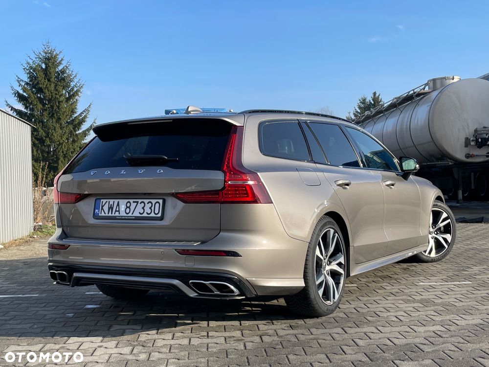 Volvo V60 B4 B R-Design - 12