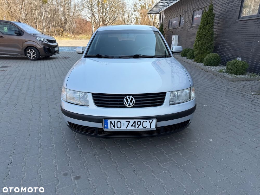 Volkswagen Passat 1.8 - 2