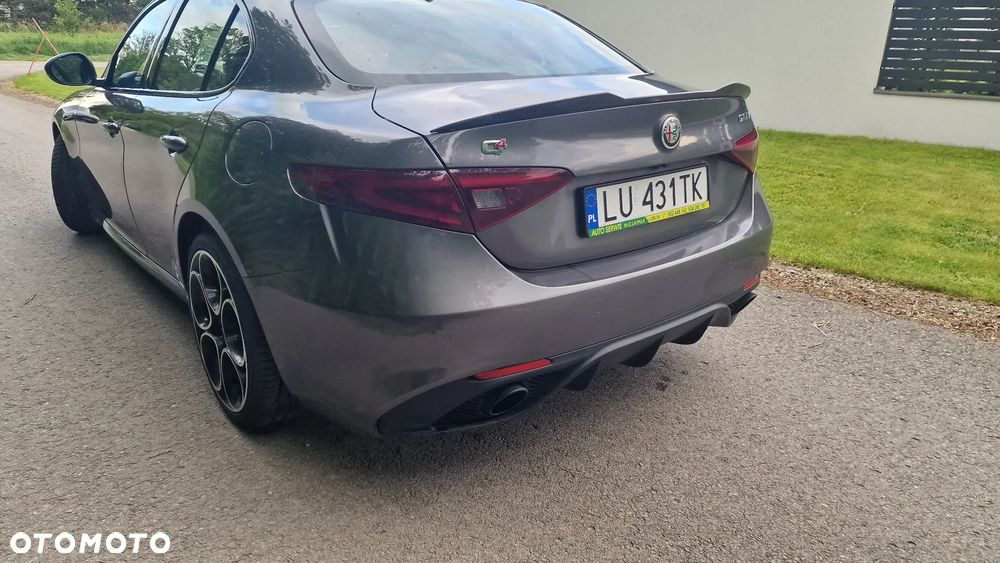 Alfa Romeo Giulia 2.0 Turbo Veloce Q4 - 12