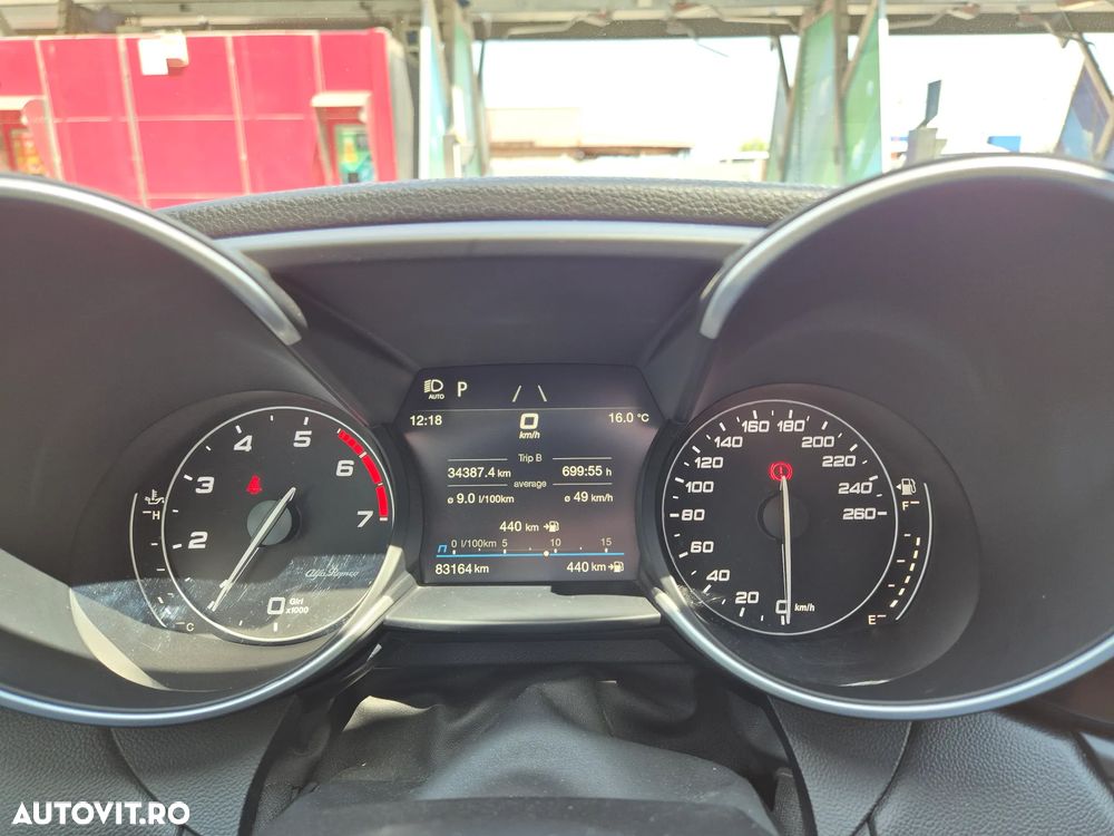 Alfa Romeo Giulia 2.0 Turbo RWD AT8 Super - 12